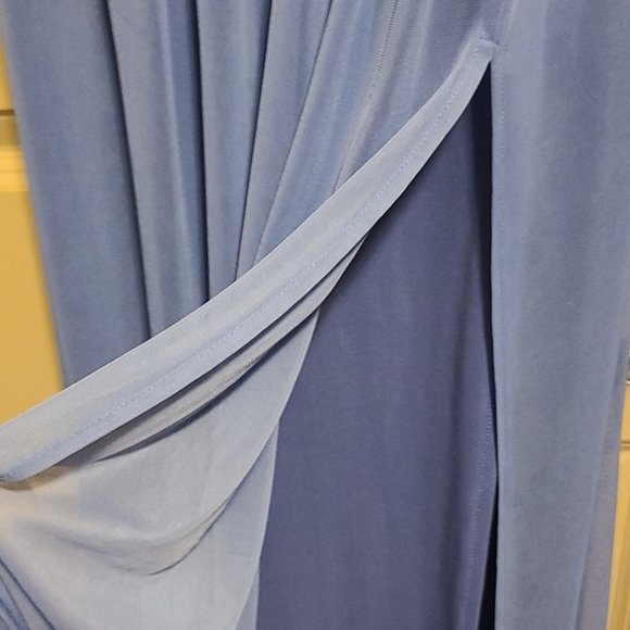 Blue gown - Picture 3 of 8